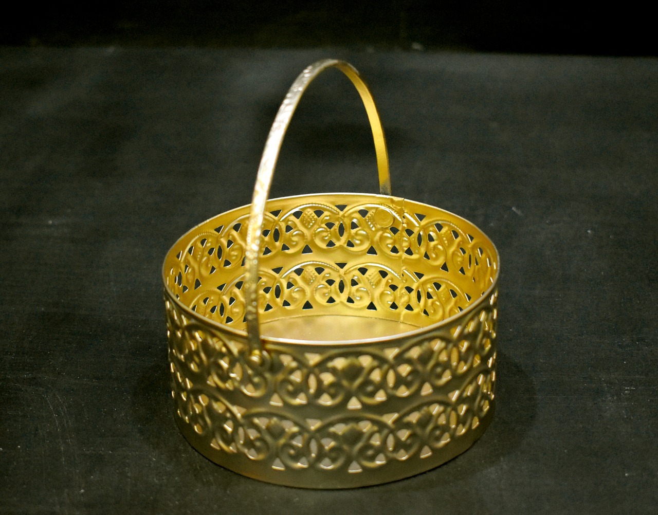 Gold Hamper basket Small house2home h2h