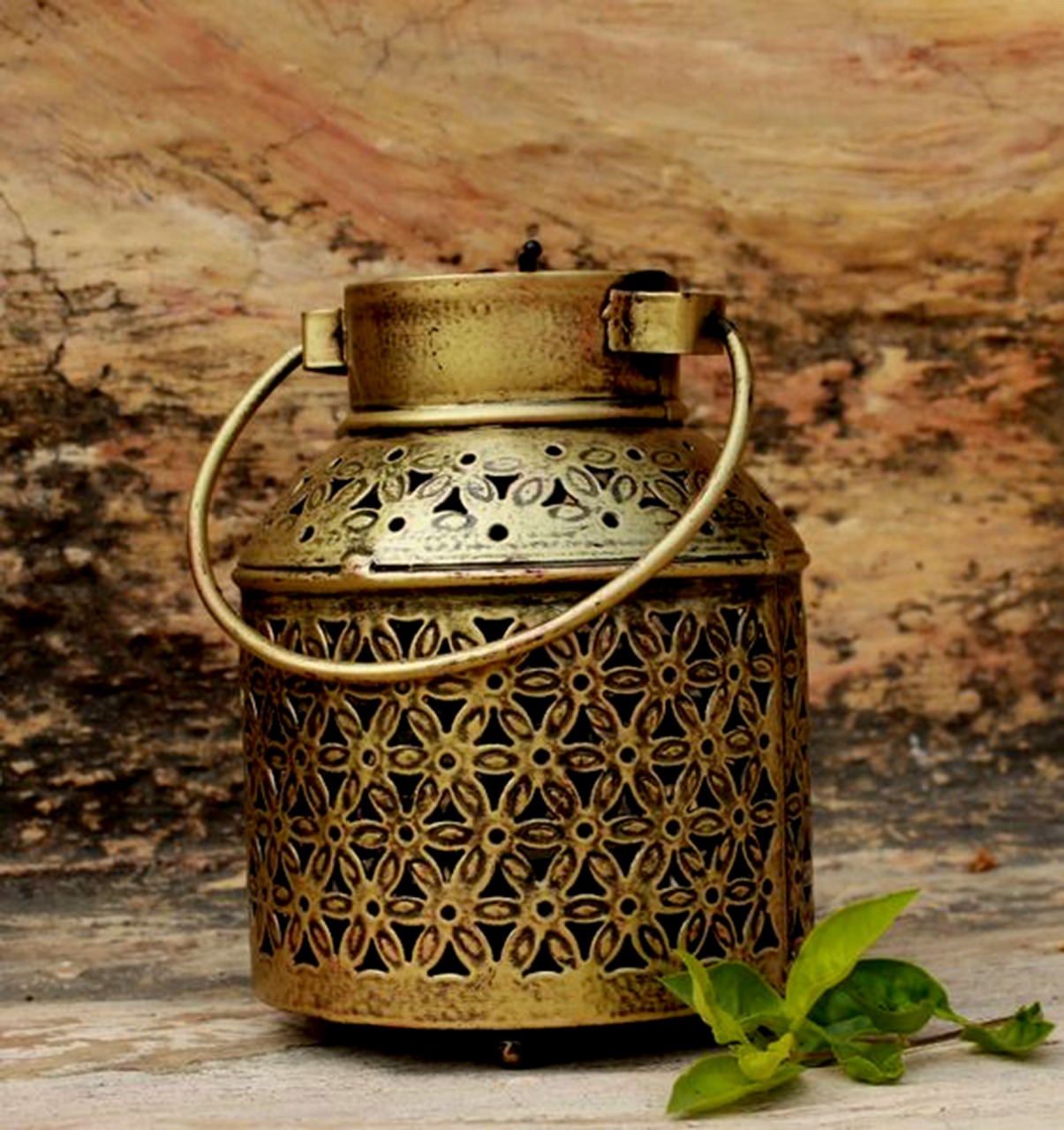 Lantern, Candle Holder, Multi Colored Lantern, Candle Holder, Tlight Holder, Traditional Lantern, House2home, h2h , Hanging Lantern, Moroccan, hanging Lantern, Dhuni, Dhegchi