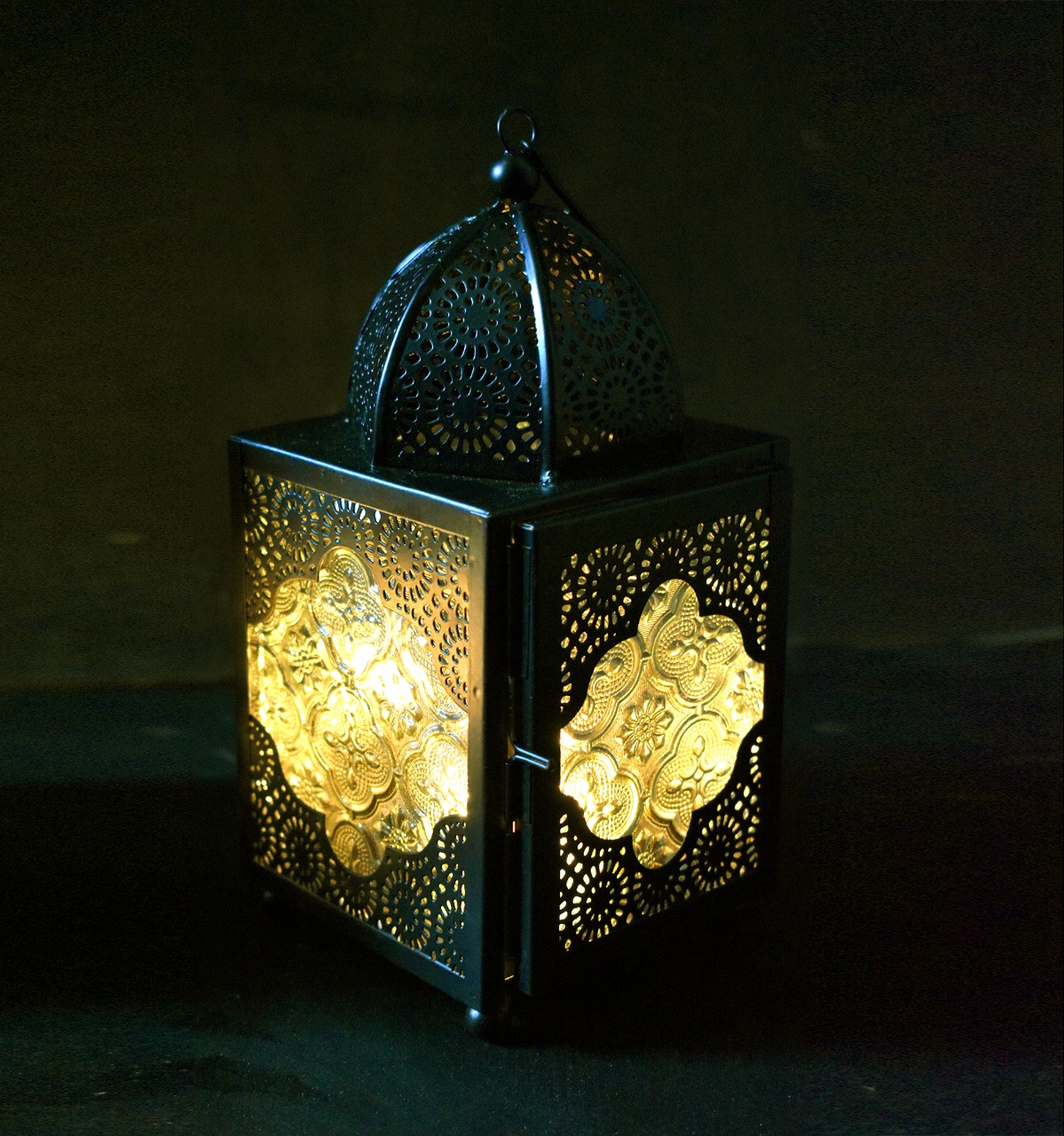 Lantern, Candle Holder, Multi Colored Lantern, Candle Holder, Tlight Holder, Traditional Lantern, House2home, h2h , Hanging Lantern, Moroccan, hanging Lantern