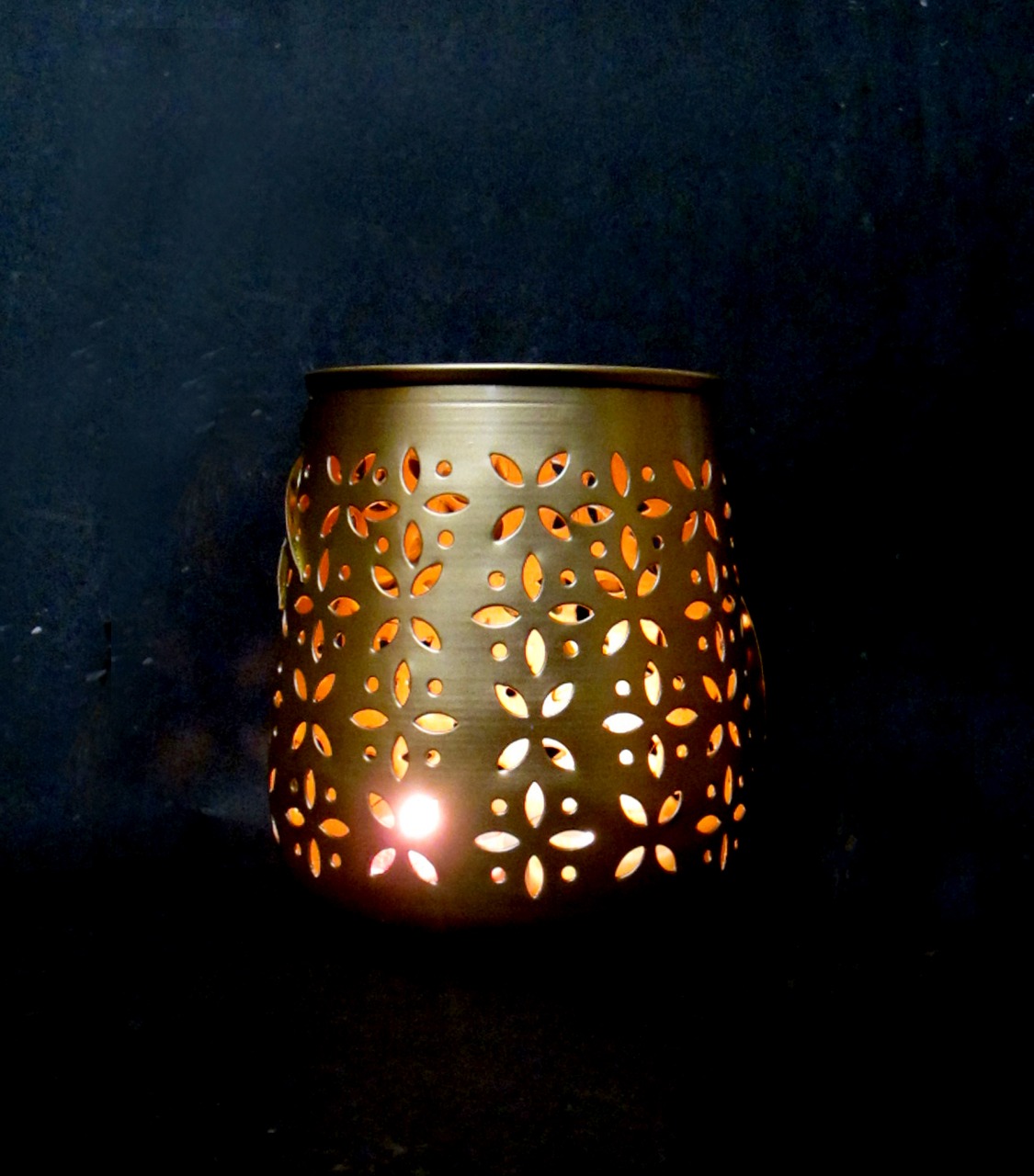 Shadow Candle Holder, Tlight Holder Set, Candle Holder Set, House2home, h2h, Modern Candle Holder, Modern Lantern, Shadow diya, Table Decor, Abstract, Tree Shadow Diya, Diwali Décor, Gift, Return Gift