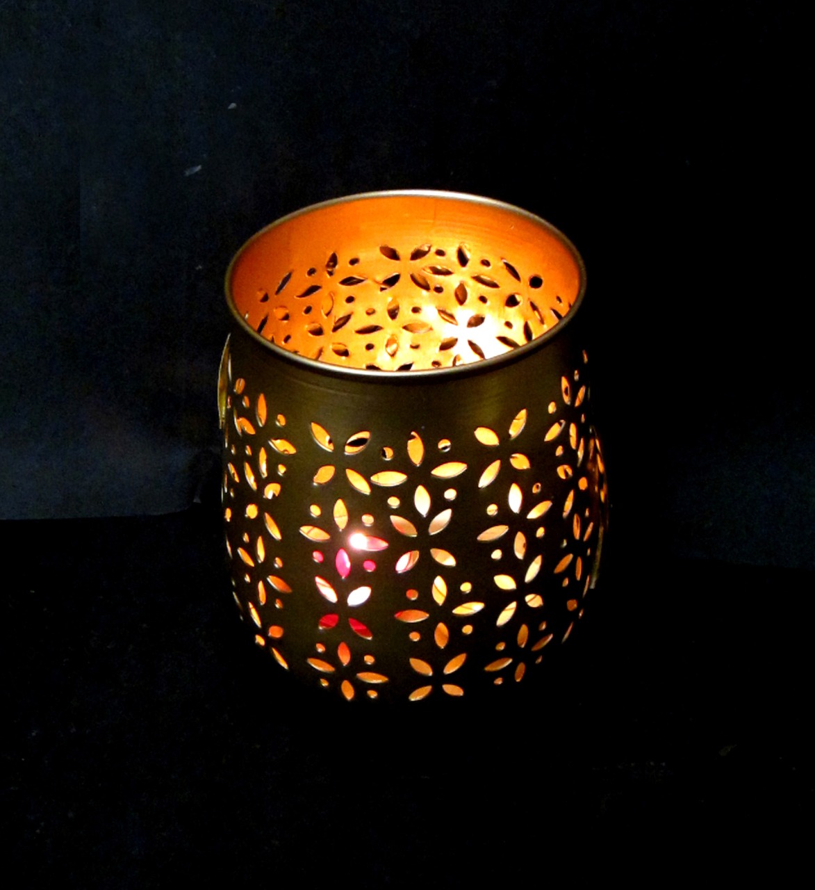 Shadow Candle Holder, Tlight Holder Set, Candle Holder Set, House2home, h2h, Modern Candle Holder, Modern Lantern, Shadow diya, Table Decor, Abstract, Tree Shadow Diya, Diwali Décor, Gift, Return Gift