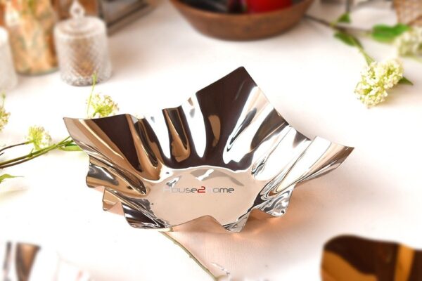 Platter, stainless steel, Steel, gift, Golden Platter, Snack Server, Server, Snack, dry fruit serving, diwali gift, corporate gift, wedding gift, anniversary gift, return gift, house2home, h2h, house to home, food safe, food warmer, snack, Rose GOld Platter, Copper Platter, fruit serving, potpourri bowl, Urli, Golden Urli, Washable Urli, Flower Decor, Chip & Dip