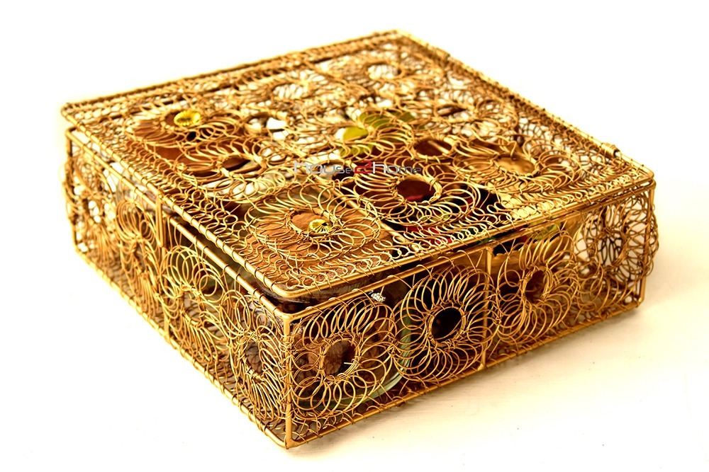 Hamper Box, Metal Wire Box, Wire Box, Gift Box, Golden, Wire Mesh, Hamper Basket, Return Gift, Gift Distribution, Diwali Gift, Wedding Pack, Truso Packing, House2home, house 2 home, h2h, Wire Box, Hamper Pack, Square Box, Wire Mesh Box, Square Wire, Diwali Gift, Diwali Hamper, moradabad, handicraft, hand made